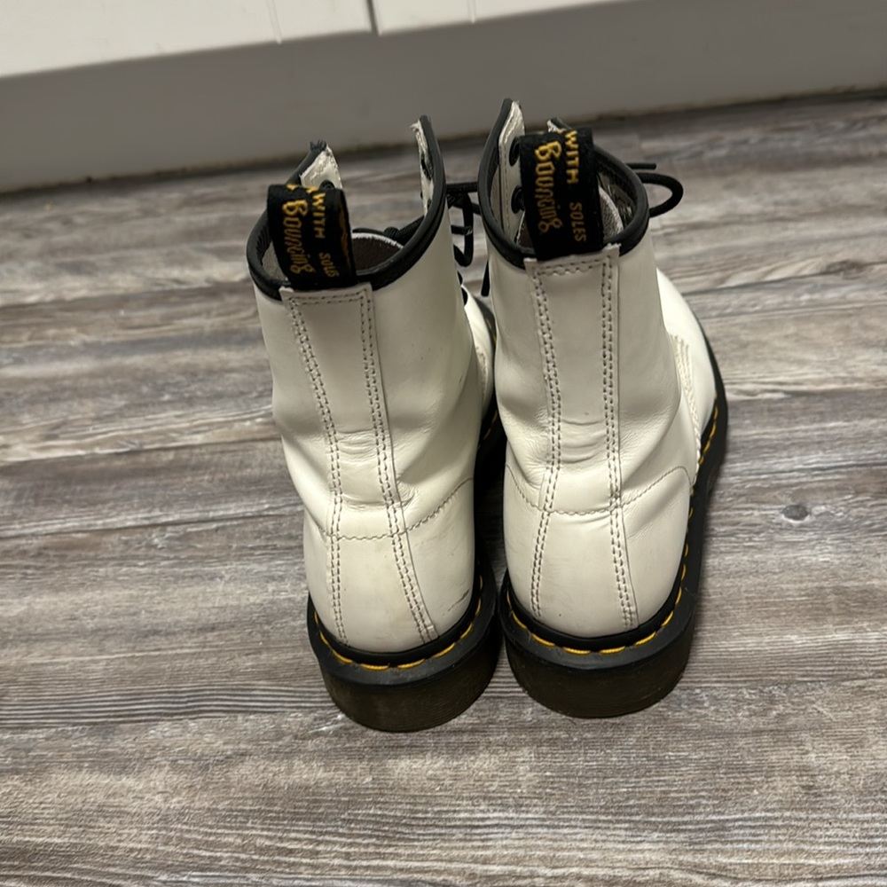WHITE DOC MARTENS - Picture 3 of 5